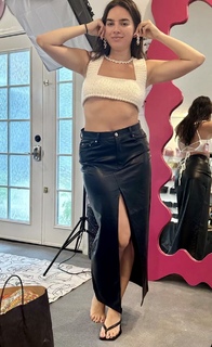 Natalie Noel Mariduena feet photo thumbnail