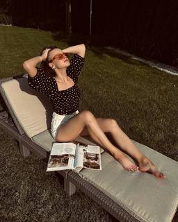 Karolina Pisarek feet photo thumbnail
