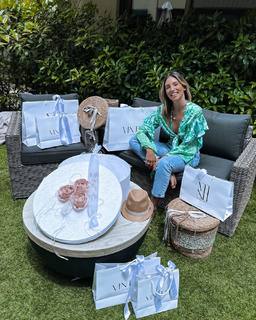 Athina Oikonomakou feet photo thumbnail