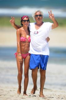 Elisabetta Gregoraci feet photo thumbnail