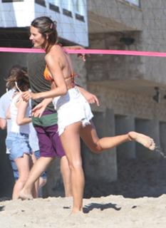 Alessandra Ambrosio feet photo thumbnail