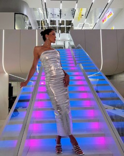 Iris Mittenaere feet photo thumbnail