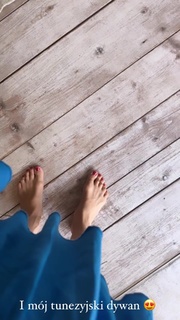 Joanna Jablczynska feet photo thumbnail