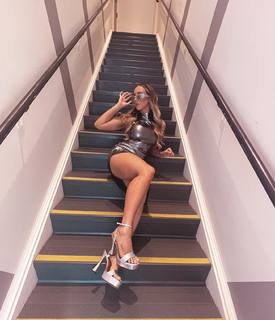 Chelsea Green feet photo thumbnail