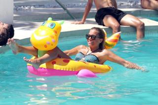Sylvie Meis feet photo thumbnail