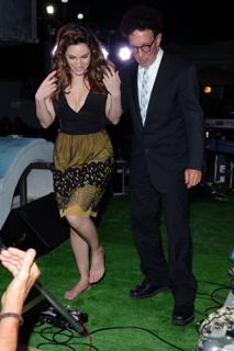 Kelly Brook feet photo thumbnail