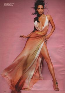 Halle Berry feet photo thumbnail