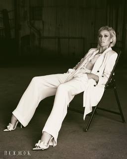 Katherine McNamara feet photo thumbnail