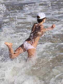 Jordana Brewster feet photo thumbnail
