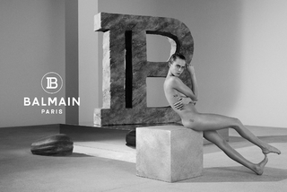 Cara Delevingne feet photo thumbnail