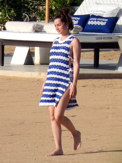 Ana de Armas feet photo thumbnail