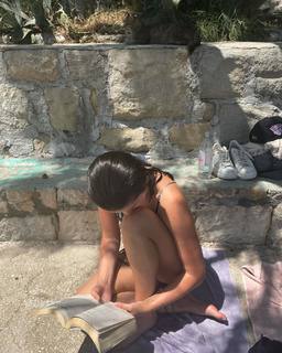 Jules LeBlanc feet photo 4
