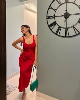 Anushka Sen feet photo thumbnail