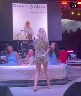Debbie Gibson feet photo thumbnail