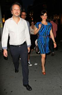 Carla Gugino feet photo thumbnail