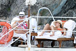 Jessica Alba feet photo thumbnail