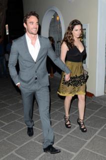 Kelly Brook feet photo thumbnail