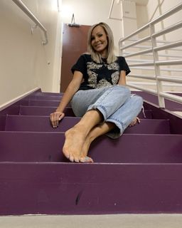 Kyle Unfug feet photo thumbnail
