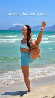 Kino MacGregor feet photo thumbnail
