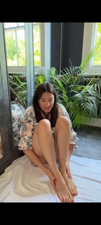 Lisa Snowdon feet photo thumbnail