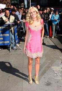 Heidi Montag feet photo thumbnail
