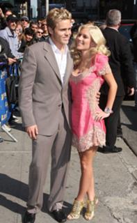 Heidi Montag feet photo thumbnail