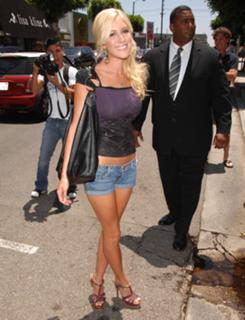 Heidi Montag feet photo thumbnail