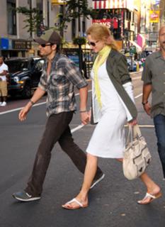 Nicole Kidman feet photo thumbnail