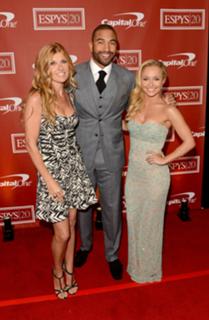 Connie Britton feet photo thumbnail