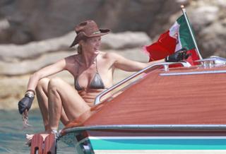 Elle Macpherson feet photo thumbnail
