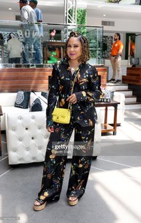 Angela Yee feet photo thumbnail