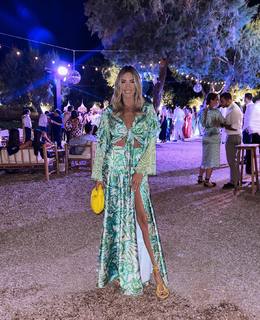 Athina Oikonomakou feet photo thumbnail