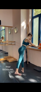Veronica Maya feet photo thumbnail