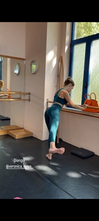 Veronica Maya feet photo thumbnail
