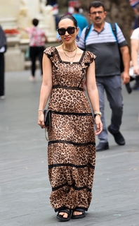 Myleene Klass feet photo thumbnail