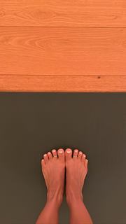Kino MacGregor feet photo thumbnail