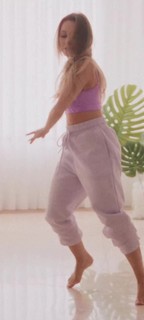 Carla Diaz feet photo thumbnail