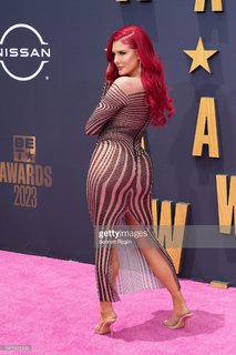 Justina Valentine feet photo thumbnail