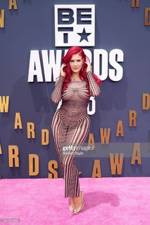 Justina Valentine feet photo thumbnail