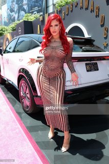 Justina Valentine feet photo thumbnail
