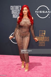 Justina Valentine feet photo thumbnail