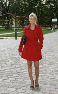 Virginie Efira feet photo thumbnail