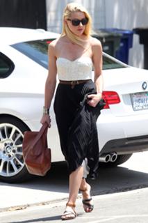 Amber Heard feet photo thumbnail
