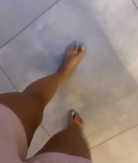 Laura González feet photo thumbnail