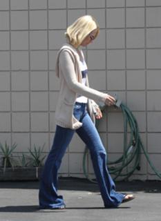 January Jones feet photo thumbnail