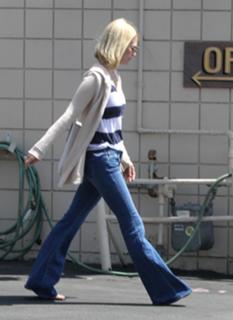 January Jones feet photo thumbnail