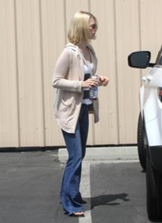 January Jones feet photo thumbnail