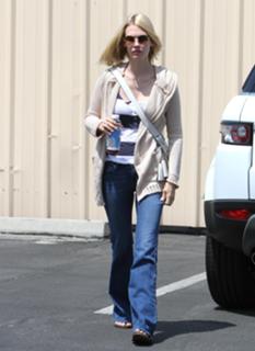 January Jones feet photo thumbnail