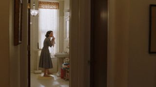 Rachel Brosnahan feet photo thumbnail