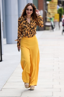 Myleene Klass feet photo thumbnail